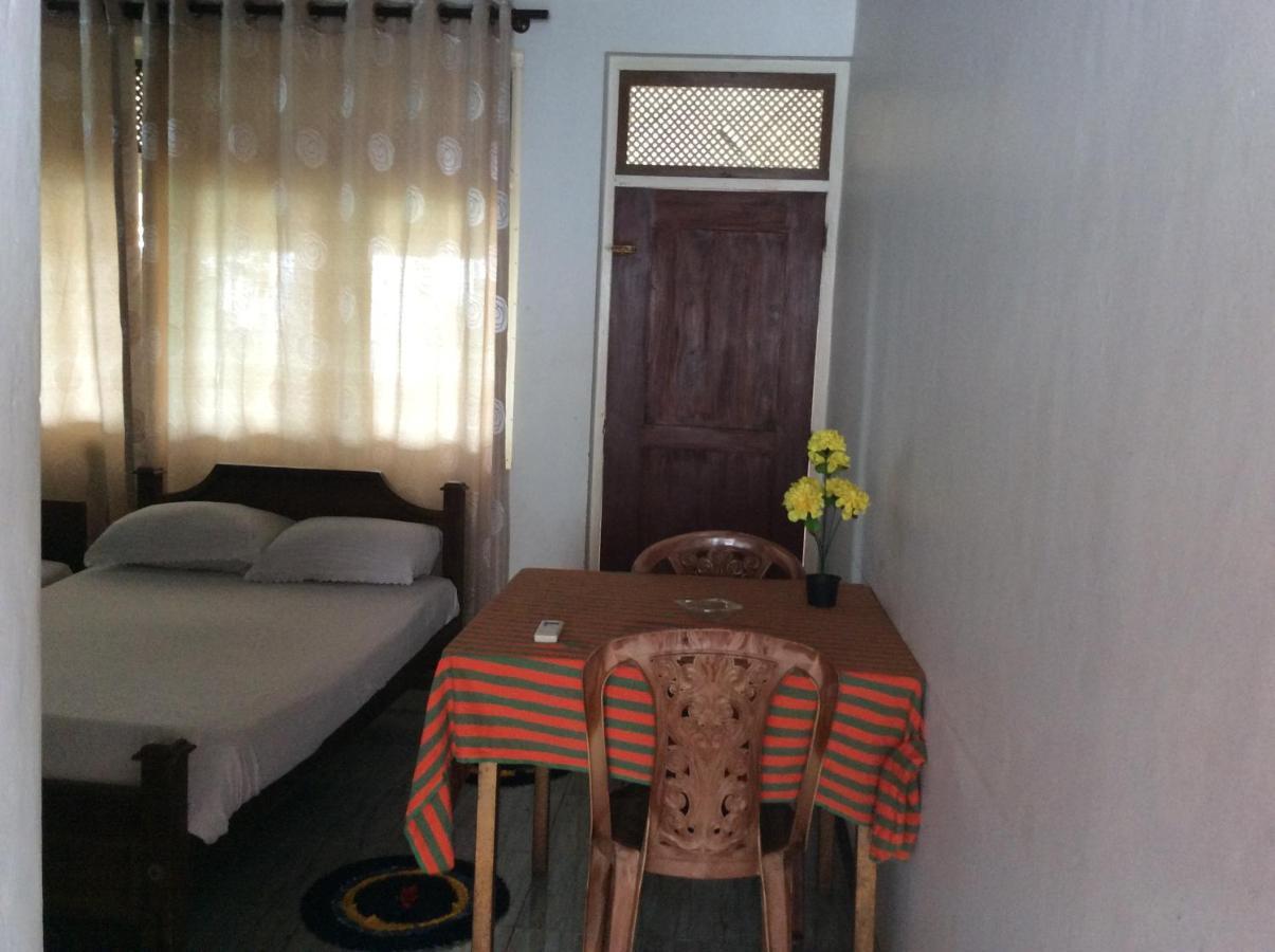 New Rest House Sea View Hotel Negombo Esterno foto