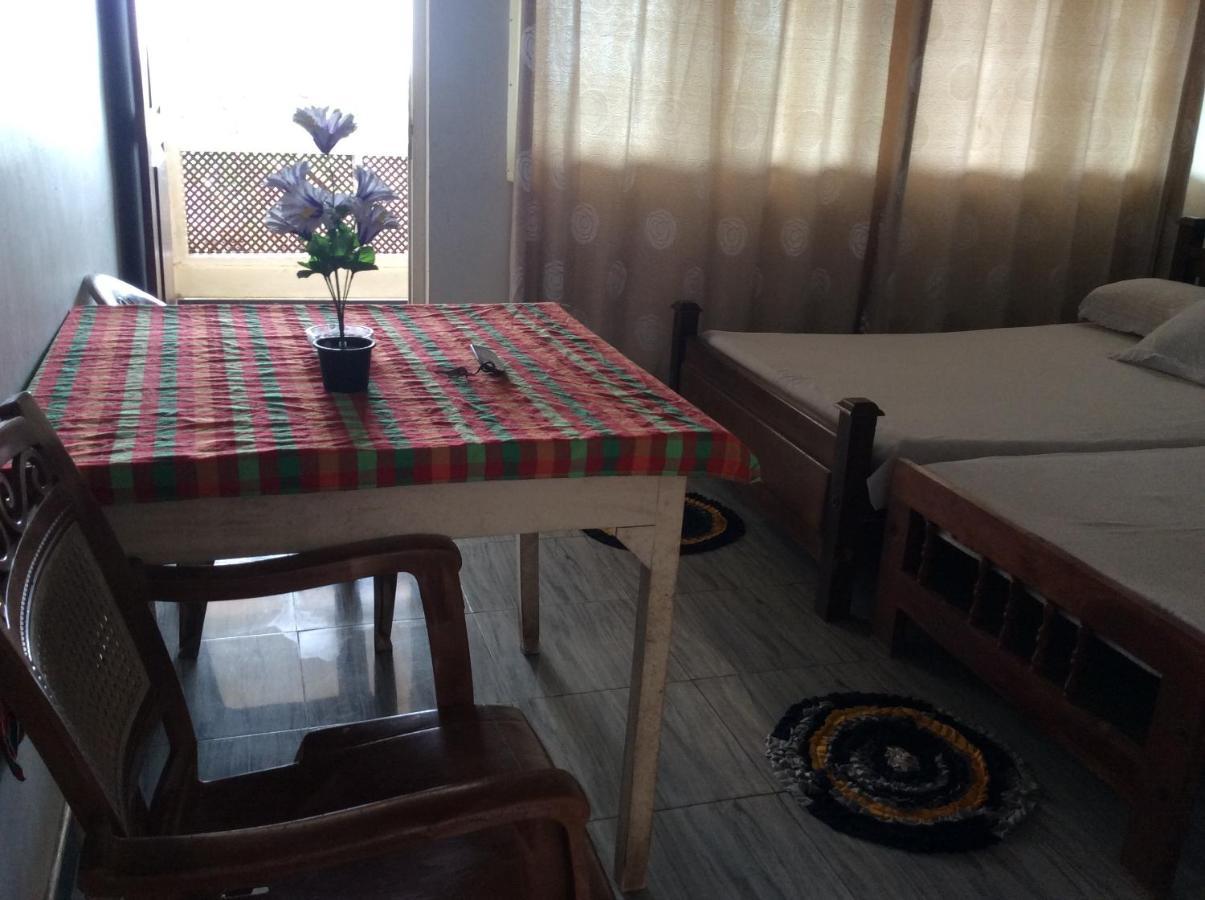 New Rest House Sea View Hotel Negombo Esterno foto